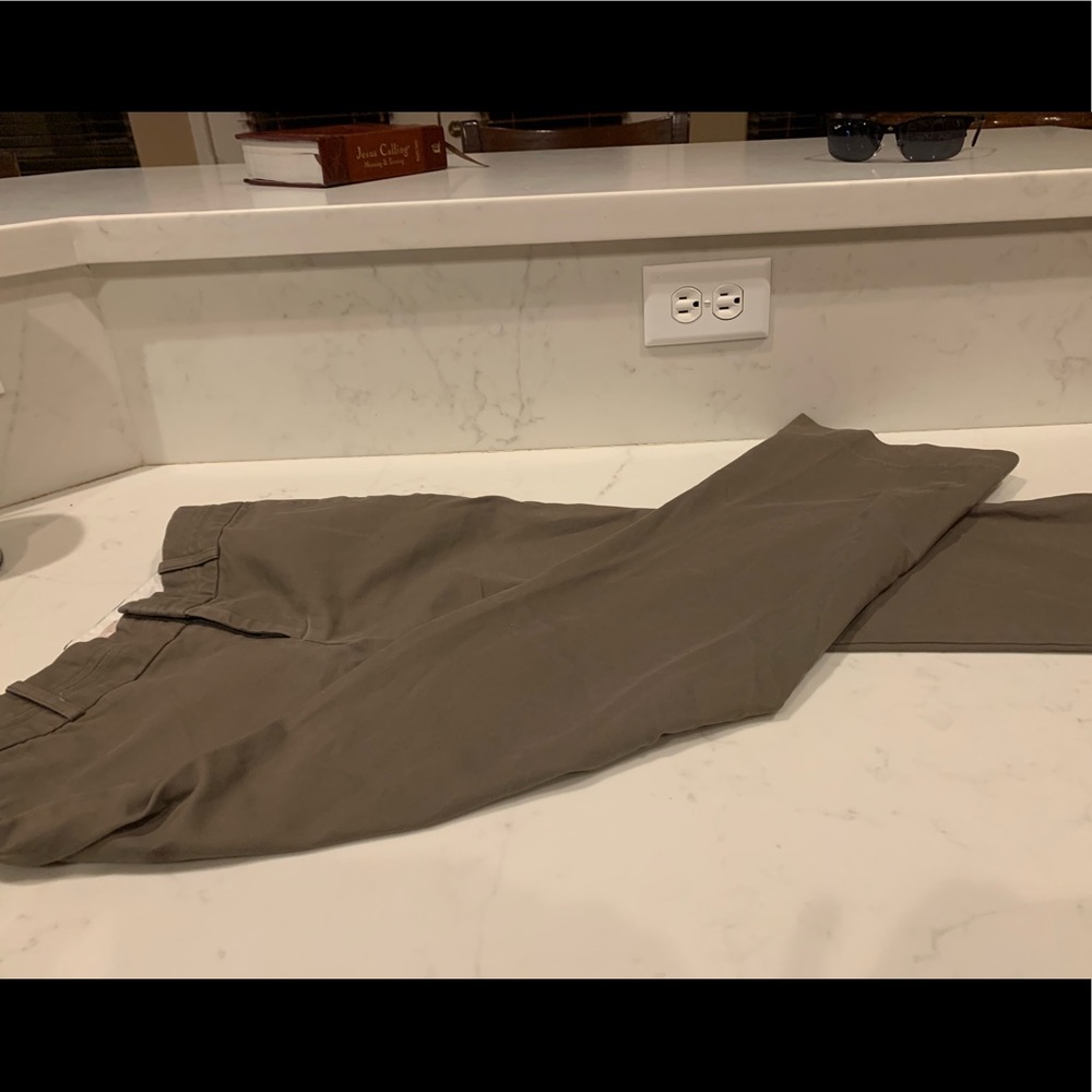 Banana Republic Martin fit pants size 2 (short)